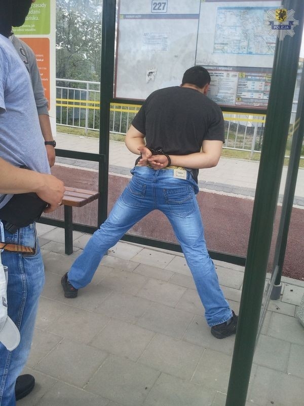 CZYTAJ KURWA. ZŁOCZYŃCO.