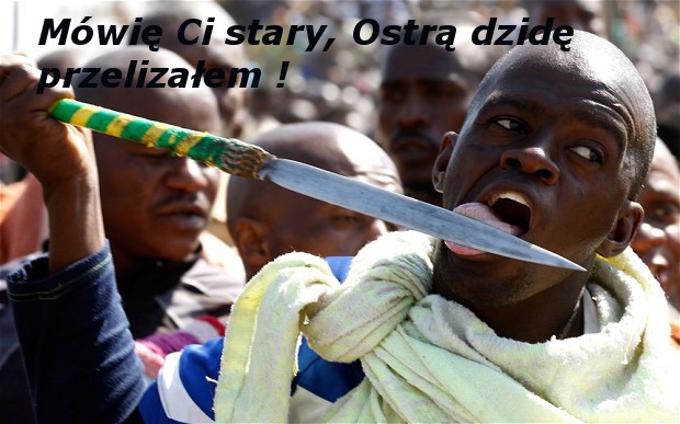Murzyn liże się z ostrą dzidą