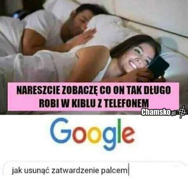 Oglądanie telefonu faceta