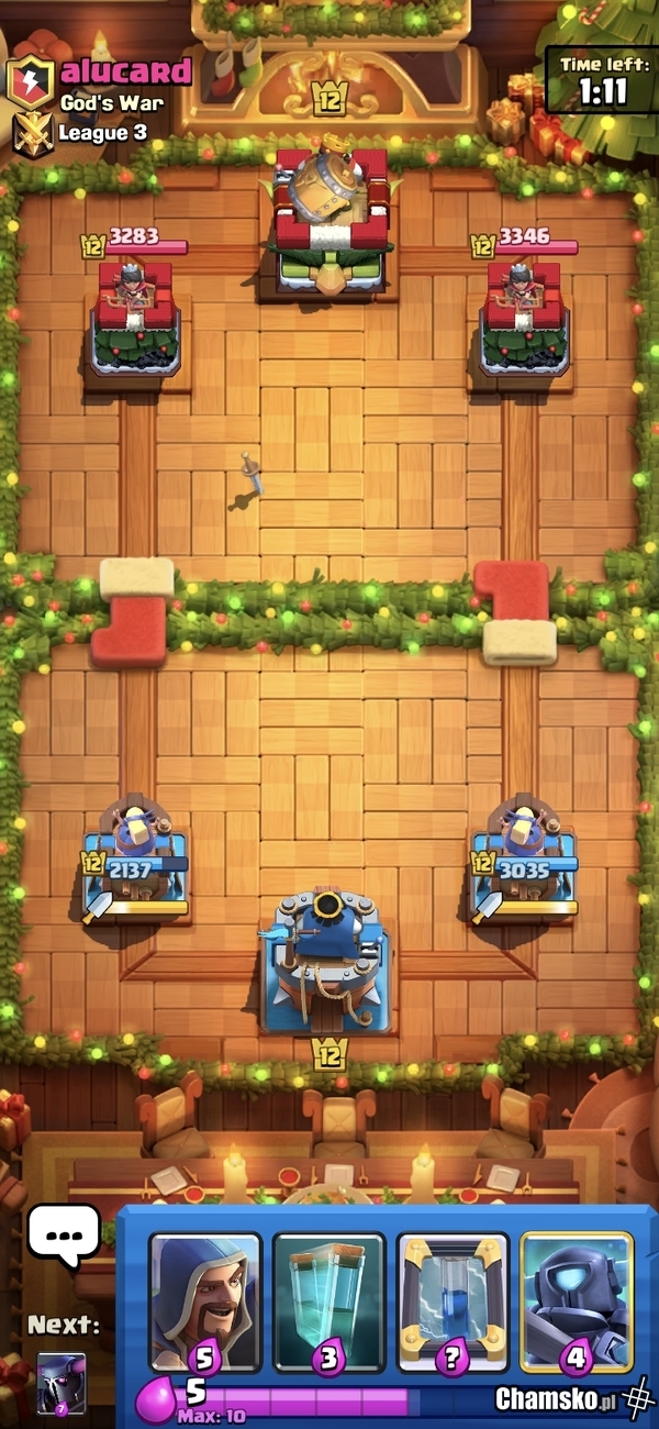 Papież święty do Clash Royale wynajęty