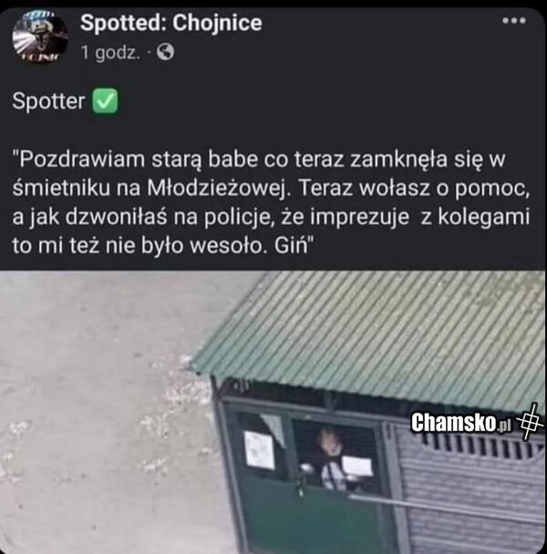 Stara baba przy śmietniku