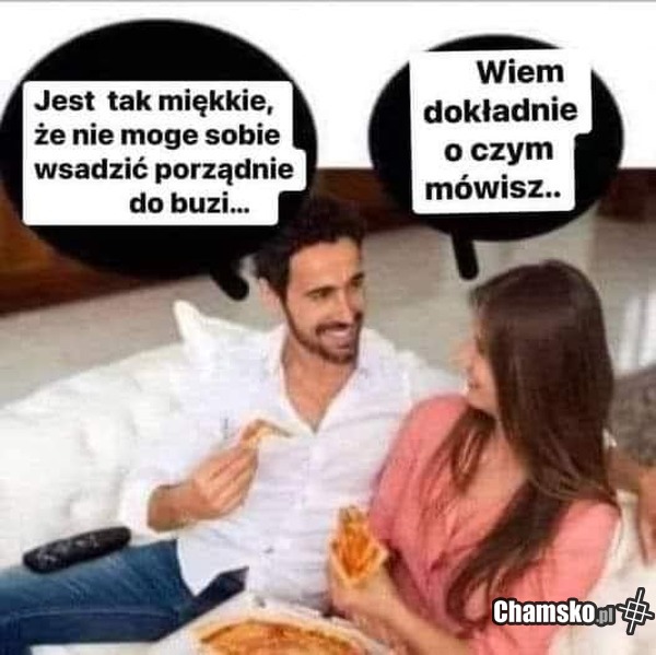 Jedzenie pizzy