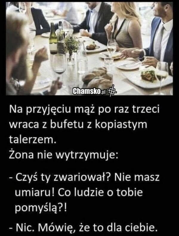 Talerze pełne jedzenia