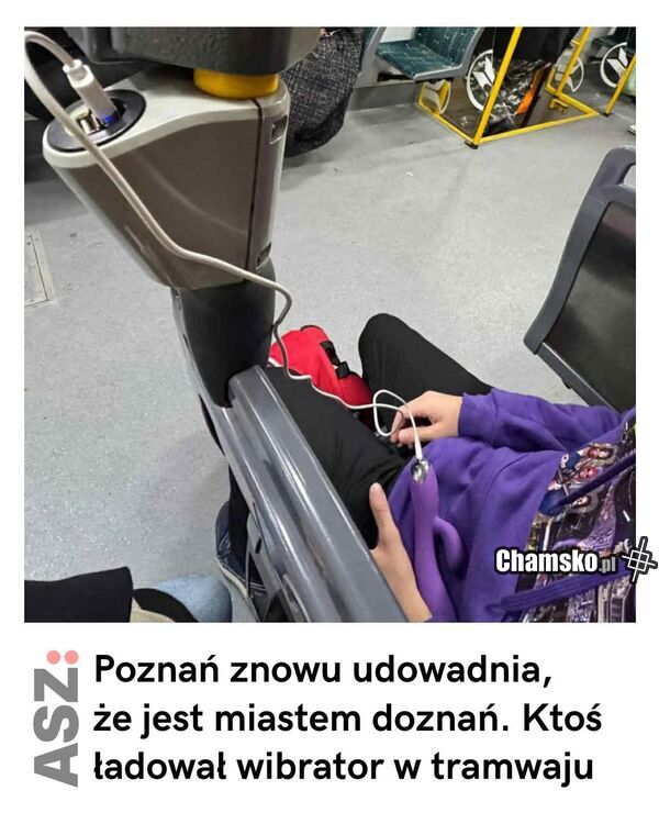 Ładował w autobusie a pewnie potem jeszcze na przystanku
