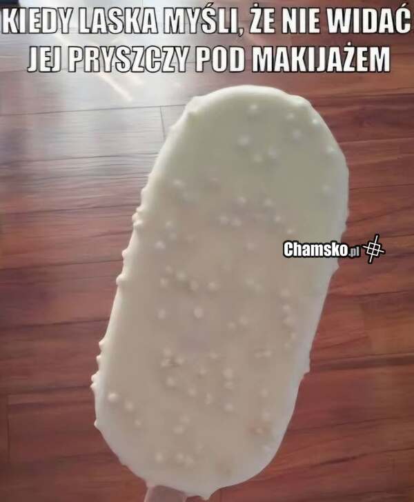 Makijaż u pryszczatej laski