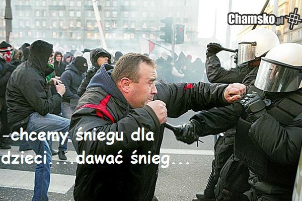 DOMAGAMY SIĘ ŚNIEGU...........