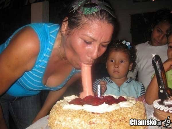 CHUJOWY TORT